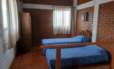 0228-Excelente Casa en alquiler temporario 3 dormitorios c/coch en V.C.Brochero