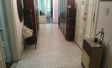 Av. Belgrano 2765 1º 1