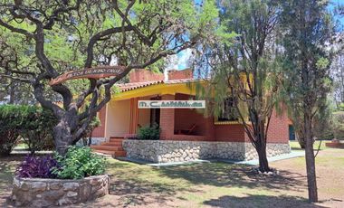 AT120. ICHO CRUZ, GRAN CASA CON AMPLISIMO PARQUE Y PILETA (6 PAX)