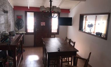 VENTA casa Caisamar Mar del Plata 3 ambientes c/ garaje y quincho