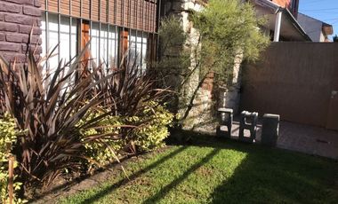 VENTA casa Caisamar Mar del Plata 3 ambientes c/ garaje y quincho