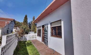 Casa en venta de 2 dormitorios c/ cochera en Mar de Ajo
