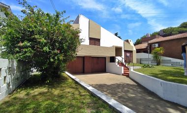 Casa en venta de 2 dormitorios c/ cochera en Mar de Ajo