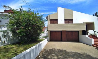 Casa en venta de 2 dormitorios c/ cochera en Mar de Ajo