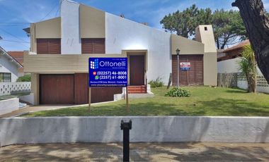 Casa en venta de 2 dormitorios c/ cochera en Mar de Ajo