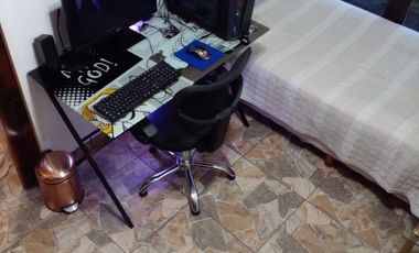 CASA DE 2 DEPARTAMENTOS Y LOCAL EN VILLA SOLDATI