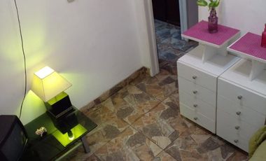 CASA DE 2 DEPARTAMENTOS Y LOCAL EN VILLA SOLDATI