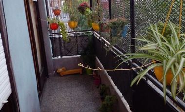 CASA DE 2 DEPARTAMENTOS Y LOCAL EN VILLA SOLDATI