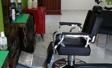 CASA DE 2 DEPARTAMENTOS Y LOCAL EN VILLA SOLDATI