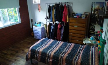 Chalet en venta de 4 dormitorios c/ cochera en Colina de Peralta Ramos. Permuta