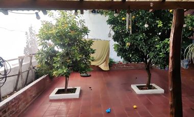 Chalet en venta de 4 dormitorios c/ cochera en Colina de Peralta Ramos. Permuta