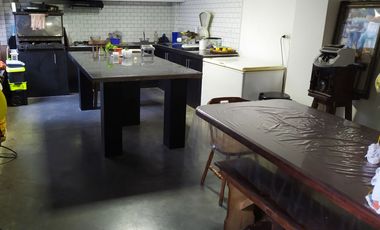 Chalet en venta de 4 dormitorios c/ cochera en Colina de Peralta Ramos. Permuta