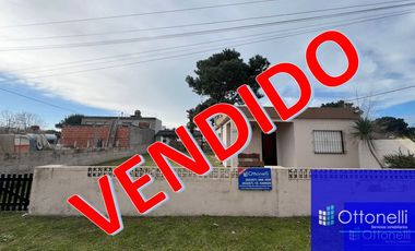 Casa en venta de 2 dormitorios c/ cochera en Costa Azul