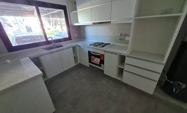 Casa  VENTA-Condos Ugarchete, Aldea Fisherton- 3 dorm 3 baños, 2 cocheras, PATIO