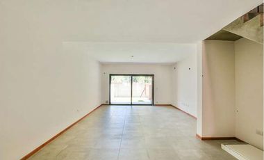 Casa  VENTA-Condos Ugarchete, Aldea Fisherton- 3 dorm 3 baños, 2 cocheras, PATIO