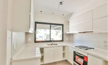 Casa  VENTA-Condos Ugarchete, Aldea Fisherton- 3 dorm 3 baños, 2 cocheras, PATIO