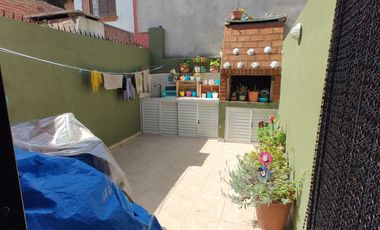 Dúplex en venta de 2 dormitorios c/ cochera en Costa Azul