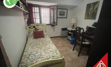 Chalet en venta de 4 dormitorios c/ cochera en Barrio Las Farolas