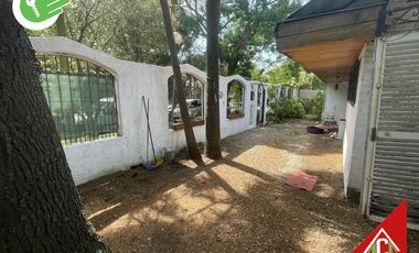 Chalet en venta de 4 dormitorios c/ cochera en Barrio Las Farolas