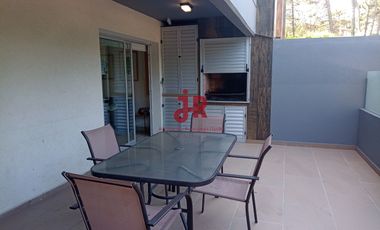 CODIGO 268 - DEPARTAMENTO DE 2 AMBIENTES - COCHERA - PARRILLA - PILETA - PINAMAR