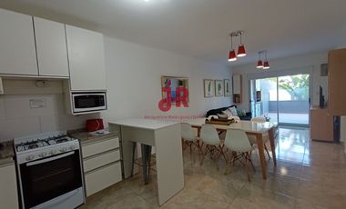 CODIGO 268 - DEPARTAMENTO DE 2 AMBIENTES - COCHERA - PARRILLA - PILETA - PINAMAR