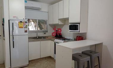 CODIGO 268 - DEPARTAMENTO DE 2 AMBIENTES - COCHERA - PARRILLA - PILETA - PINAMAR