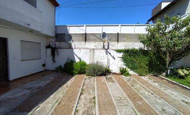 Chalet en venta de 3 dormitorios c/ cochera en San Bernardo