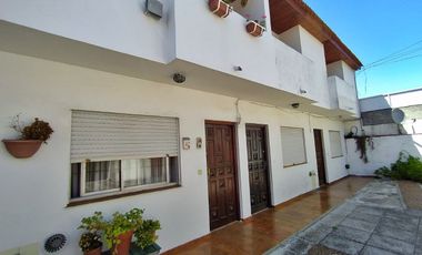 Chalet en venta de 3 dormitorios c/ cochera en San Bernardo