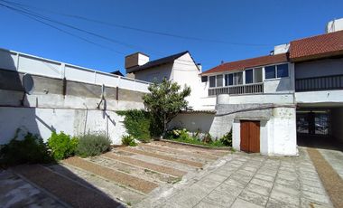 Chalet en venta de 3 dormitorios c/ cochera en San Bernardo