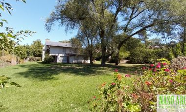 CHALET EN VENTA EN SIERRA DE LOS PADRES - RED GAS NATURAL EN SU VEREDA.