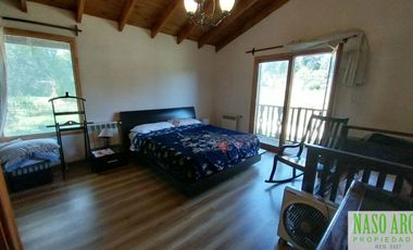 CHALET EN VENTA EN SIERRA DE LOS PADRES - RED GAS NATURAL EN SU VEREDA.