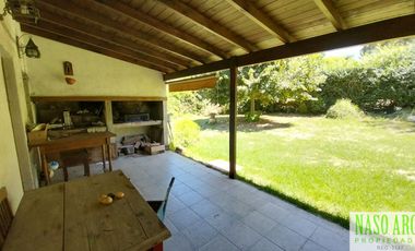 CHALET EN VENTA EN SIERRA DE LOS PADRES - RED GAS NATURAL EN SU VEREDA.