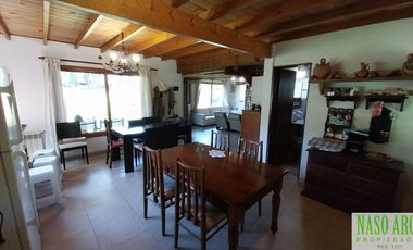CHALET EN VENTA EN SIERRA DE LOS PADRES - RED GAS NATURAL EN SU VEREDA.