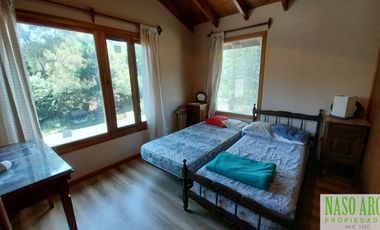 CHALET EN VENTA EN SIERRA DE LOS PADRES - RED GAS NATURAL EN SU VEREDA.