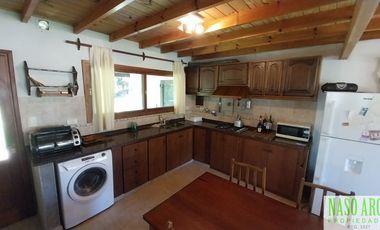 CHALET EN VENTA EN SIERRA DE LOS PADRES - RED GAS NATURAL EN SU VEREDA.