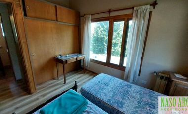 CHALET EN VENTA EN SIERRA DE LOS PADRES - RED GAS NATURAL EN SU VEREDA.