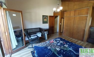 CHALET EN VENTA EN SIERRA DE LOS PADRES - RED GAS NATURAL EN SU VEREDA.