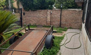 Casa en venta de 3 dormitorios c/ cochera en Castelar