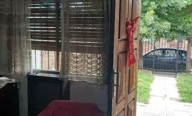 Casa en venta de 3 dormitorios c/ cochera en Castelar