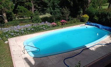 EXTRAORDINARIO CHALET SOBRE DOS LOTES LINDEROS AL GOLF