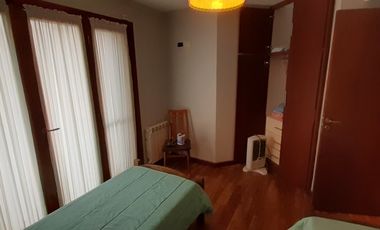 EXTRAORDINARIO CHALET SOBRE DOS LOTES LINDEROS AL GOLF