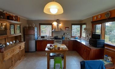 EXTRAORDINARIO CHALET SOBRE DOS LOTES LINDEROS AL GOLF