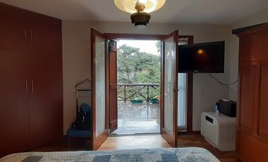 EXTRAORDINARIO CHALET SOBRE DOS LOTES LINDEROS AL GOLF