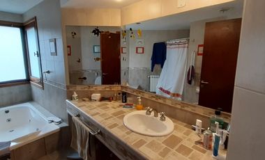 EXTRAORDINARIO CHALET SOBRE DOS LOTES LINDEROS AL GOLF