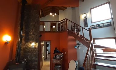 EXTRAORDINARIO CHALET SOBRE DOS LOTES LINDEROS AL GOLF