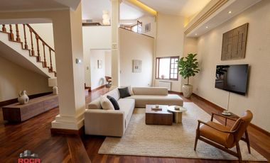 Casa en venta de 10 ambinetes c/ cochera en Centro de Jujuy
