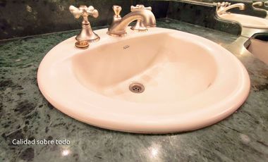 Casa en venta de 10 ambinetes c/ cochera en Centro de Jujuy