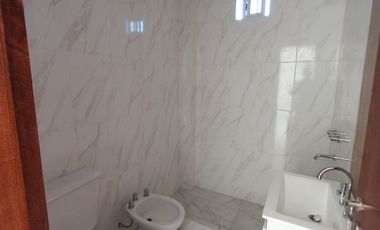 Departamento en venta de 2 dormitorios c/ cochera en San Bernardo