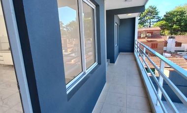 Departamento en venta de 2 dormitorios c/ cochera en San Bernardo