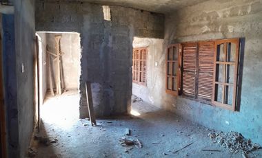 CASA A TERMINAR DE 45m2 CON CERRAMIENTO PERIMETRAL